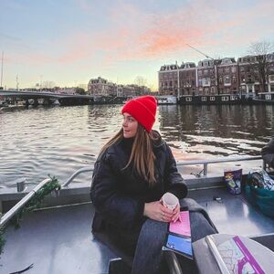 Meet your Posher, Samantha